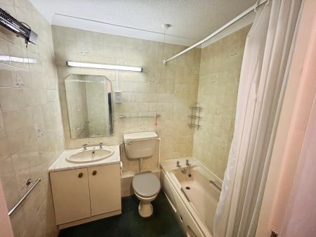 1 bedroom Flat for sale in Homeminster House Station Road, Warminster, BA12