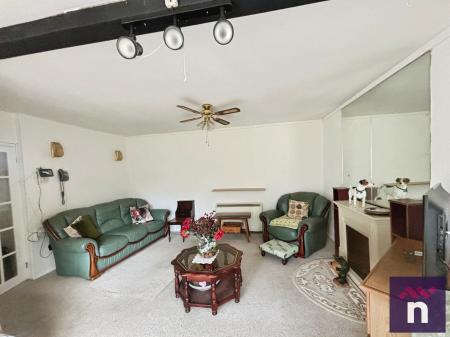 2 bedroom Terraced bungalow for sale in Sambourne Chase, Warminster, BA12