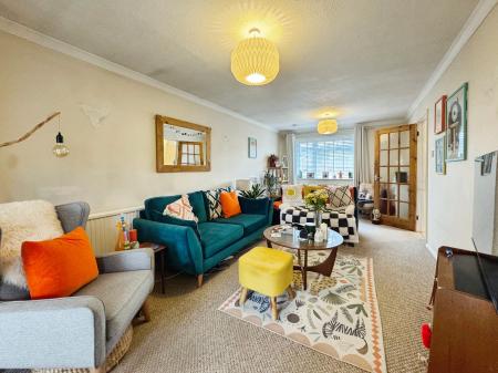 3 bedroom Semi-detached house for sale in Damask Way, Warminster, BA12