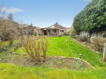 2 bedroom Bungalow for sale in Ebble Crescent, Warminster, BA12