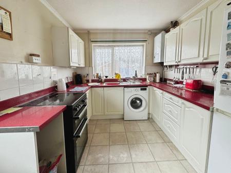 2 bedroom Bungalow for sale in Ebble Crescent, Warminster, BA12