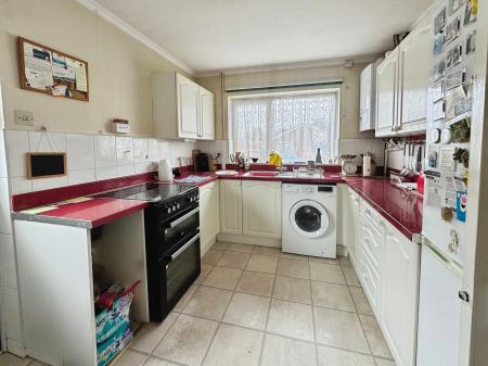 2 bedroom Bungalow for sale in Ebble Crescent, Warminster, BA12