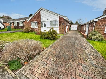 2 bedroom Bungalow for sale in Ebble Crescent, Warminster, BA12