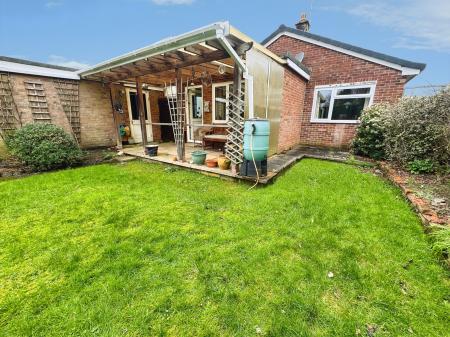 2 bedroom Bungalow for sale in Ebble Crescent, Warminster, BA12