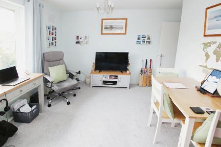 1 bedroom Flat for sale in Sambourne Gardens, Warminster, BA12