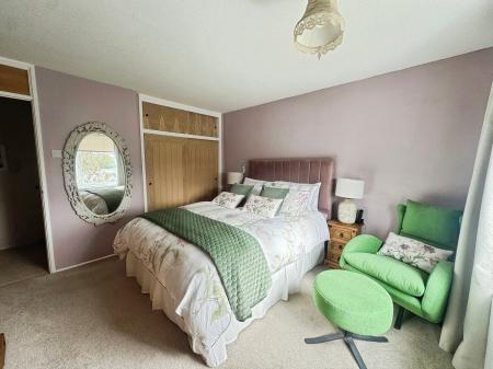 1 bedroom Flat for sale in Sambourne Gardens, Warminster, BA12