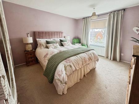 1 bedroom Flat for sale in Sambourne Gardens, Warminster, BA12