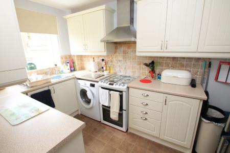 2 bedroom End of terrace house to let in Ruskin Drive, Warminster, BA12