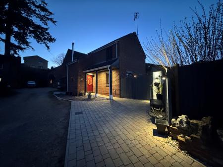 3 bedroom Semi-detached house for sale in Cannimore Close, Warminster, BA12