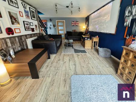 3 bedroom Semi-detached house for sale in Cannimore Close, Warminster, BA12