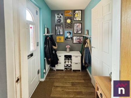 3 bedroom Semi-detached house for sale in Cannimore Close, Warminster, BA12