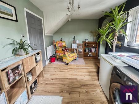 3 bedroom Semi-detached house for sale in Cannimore Close, Warminster, BA12