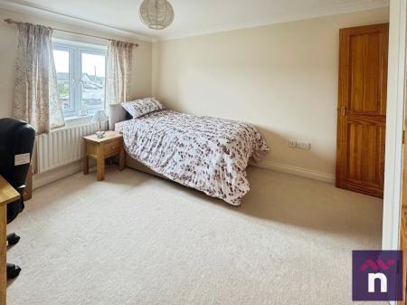 3 bedroom Link detached house for sale in Shepherds Forge, Warminster, BA12