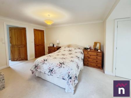 3 bedroom Link detached house for sale in Shepherds Forge, Warminster, BA12