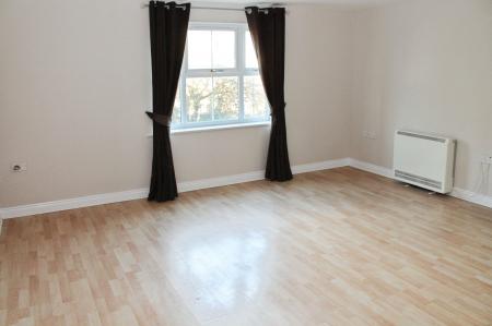 2 bedroom Flat for sale in Brabant Way, Westbury, BA13