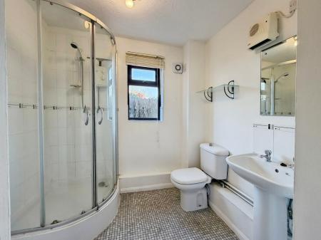 1 bedroom Flat to let in Camellia Drive, Warminster, BA12