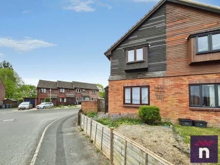 1 bedroom End of terrace house for sale in Danvers Way, Westbury, BA13