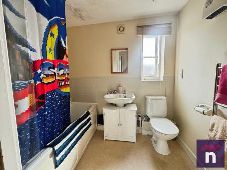 2 bedroom Flat for sale in Tarpan Walk, Westbury, BA13