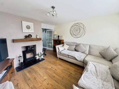 4 bedroom Semi-detached house for sale in Manor Gardens, Warminster, BA12