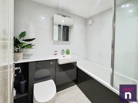 1 bedroom Flat to let in Market Place, Warminster, BA12