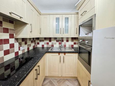 1 bedroom Flat for sale in Regal Court, Warminster, BA12