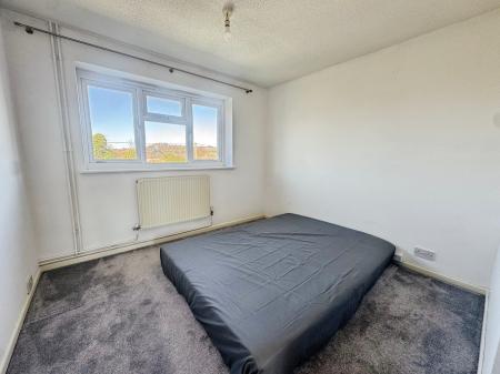 2 bedroom Flat for sale in West Parade, Warminster, BA12