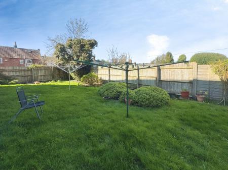 2 bedroom Flat for sale in West Parade, Warminster, BA12