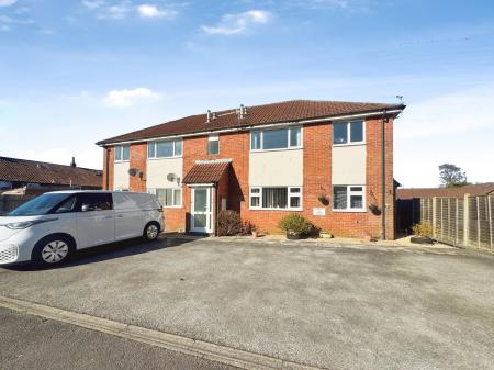 2 bedroom Flat for sale in West Parade, Warminster, BA12