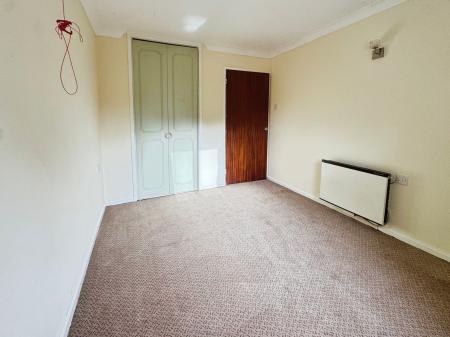 1 bedroom Flat for sale in Regal Court, Warminster, BA12