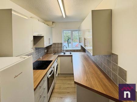 2 bedroom Flat to let in Buttons Yard, Warminster, BA12