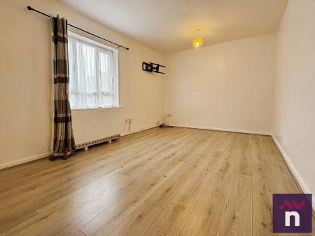 2 bedroom Flat to let in Buttons Yard, Warminster, BA12