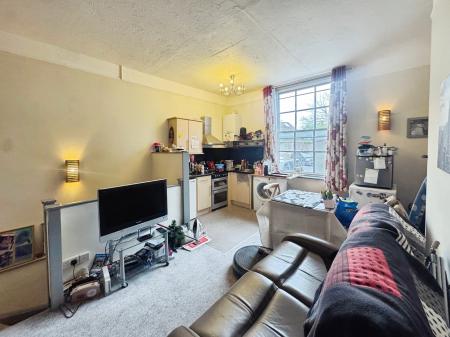 1 bedroom Flat for sale in Weymouth Street, Warminster, BA12