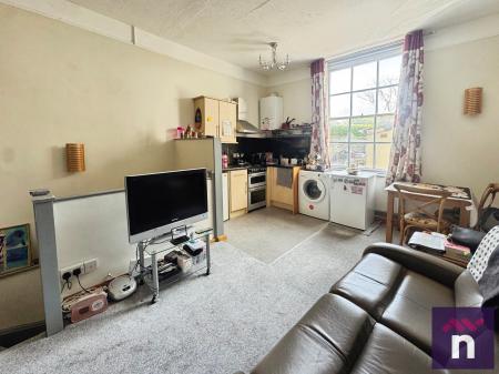 1 bedroom Flat for sale in Weymouth Street, Warminster, BA12