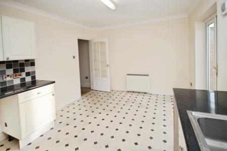3 bedroom Terraced House for sale in Foxley Close, Warminster, BA12