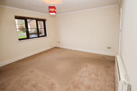 3 bedroom Terraced House for sale in Foxley Close, Warminster, BA12