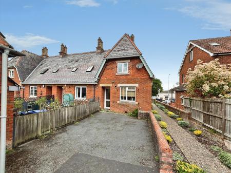 2 bedroom Terraced House for sale in Portway, Warminster, BA12