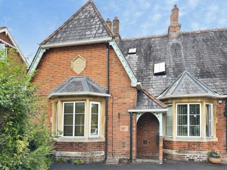 2 bedroom Terraced House for sale in Portway, Warminster, BA12
