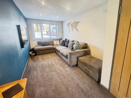 4 bedroom Detached house for sale in Hillbourne Close, Warminster, BA12