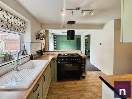4 bedroom Detached house for sale in Hillbourne Close, Warminster, BA12