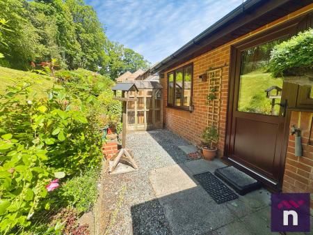 2 bedroom Bungalow for sale in Flers Court, Warminster, BA12