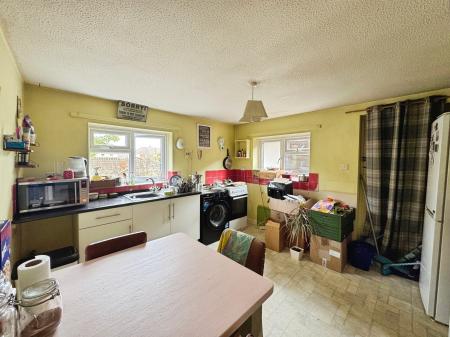 2 bedroom Terraced House for sale in East Street, Warminster, BA12