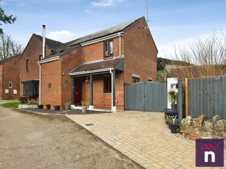 3 bedroom Semi-detached house to let in Cannimore Close, Warminster, BA12