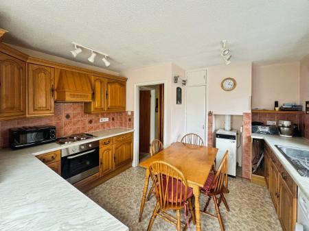 3 bedroom Detached house for sale in St Andrews Road, Warminster, BA12