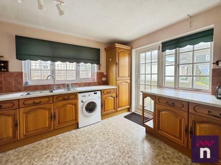 3 bedroom Detached house for sale in St Andrews Road, Warminster, BA12