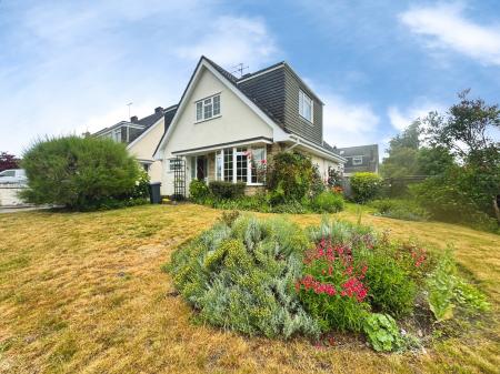 3 bedroom Detached house for sale in St Andrews Road, Warminster, BA12