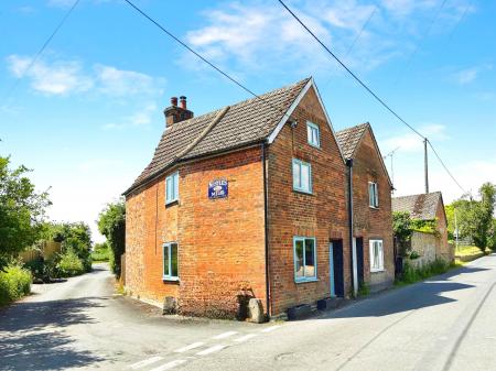 2 bedroom Cottage to let in High Street, Sutton Veny, BA12