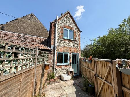 2 bedroom Cottage to let in High Street, Sutton Veny, BA12