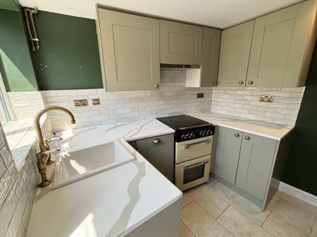 2 bedroom Cottage to let in High Street, Sutton Veny, BA12