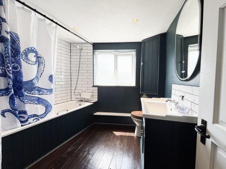 2 bedroom Cottage to let in High Street, Sutton Veny, BA12