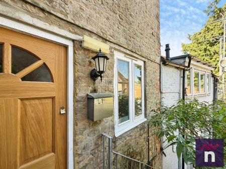 1 bedroom Flat to let in Market Place, Warminster, BA12